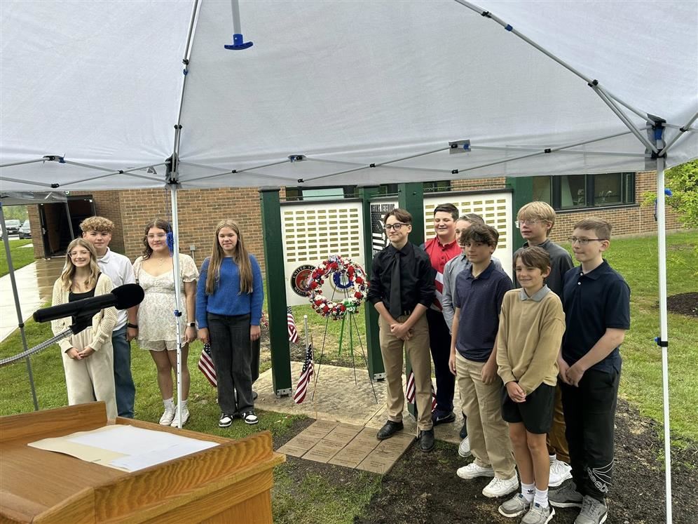  Middle School Civics Club Dedicates Veterans Memorial 